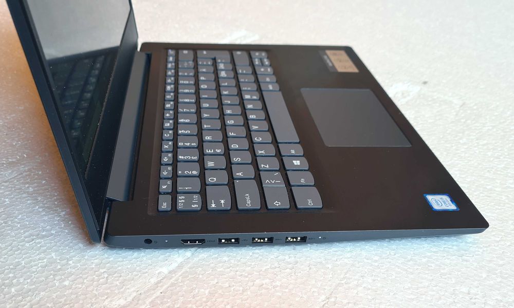 Laptop Lenovo Ecran 13" Full HD, i5-82650U, 8 GB DDR4, SSD 256 GB