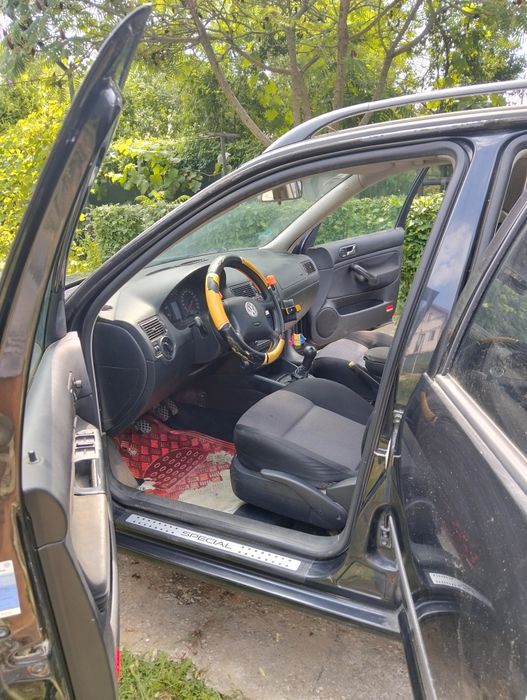 Vând Golf IV 1.6 16v