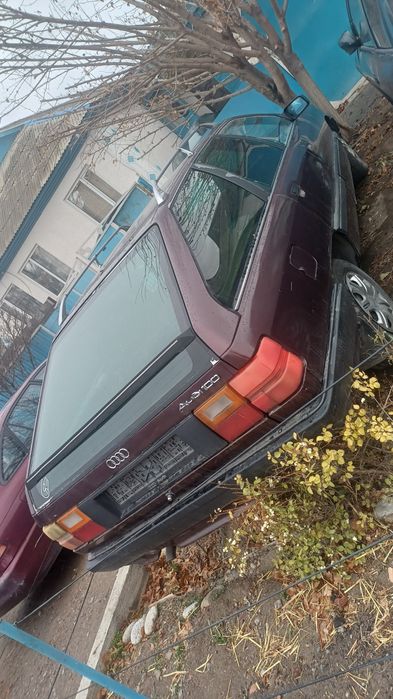 Продам Ауди по запчастям.