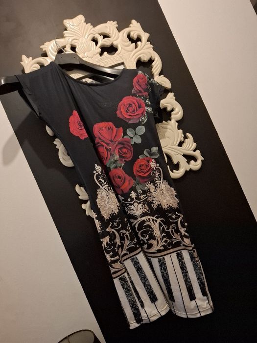 Рокля рози и стил