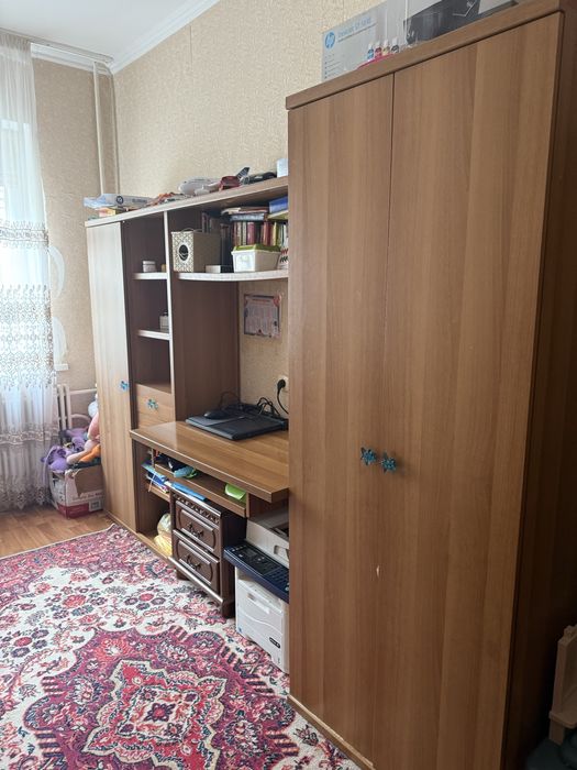шкаф со встроенным столом. Комплект. Дешево