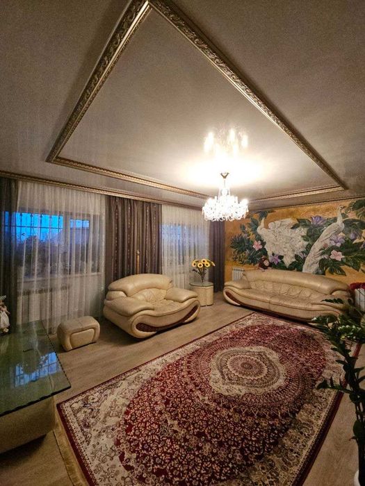 Продам большой кирпичный дом