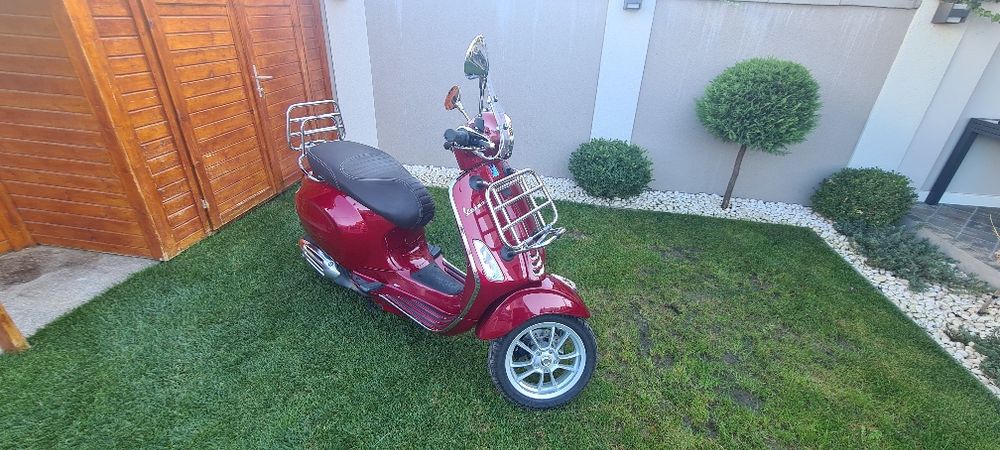 Vând Scuter Vespa Primavera Touring 49cmc !