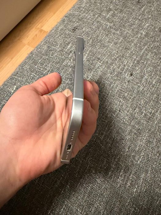 телефон Iphone 15