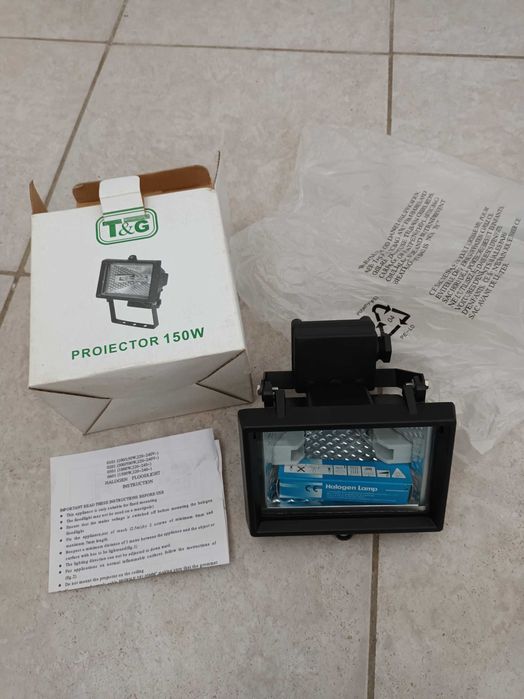 Proiector T&G de 150W (2 bucati) (pret pentru toate)