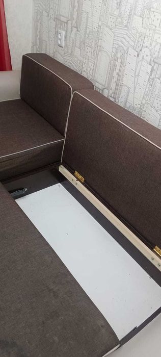 Диван вместительный