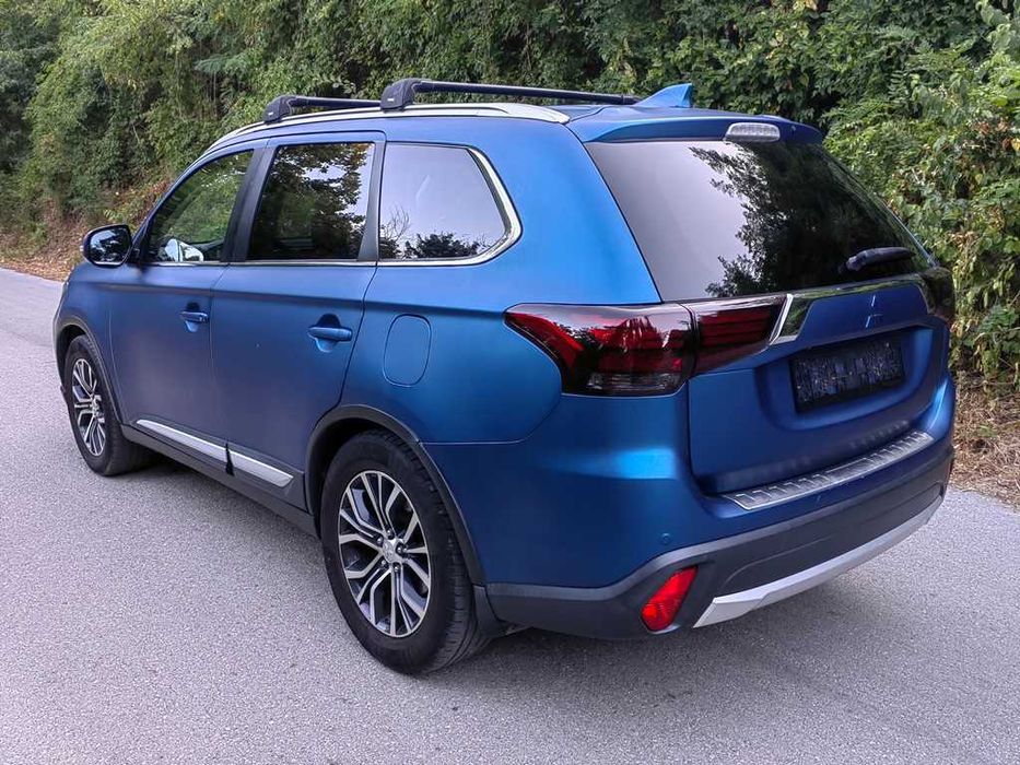 Mitsubishi Outlander 2.2D 4WD Сервизна история* Един собств.* 7-местен