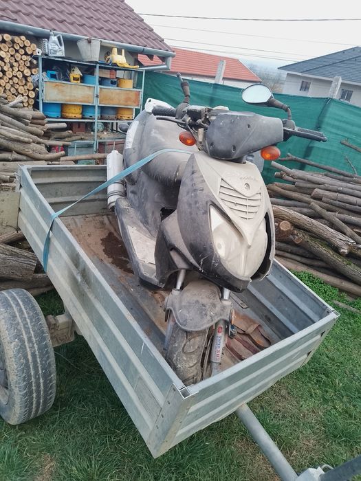 Vând scuter funcțional 150 cv 4 t cu acte