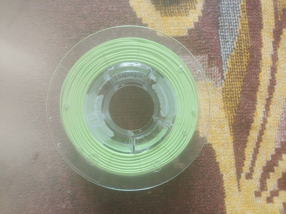 Imprimantă 3d +filamente de diferite culori