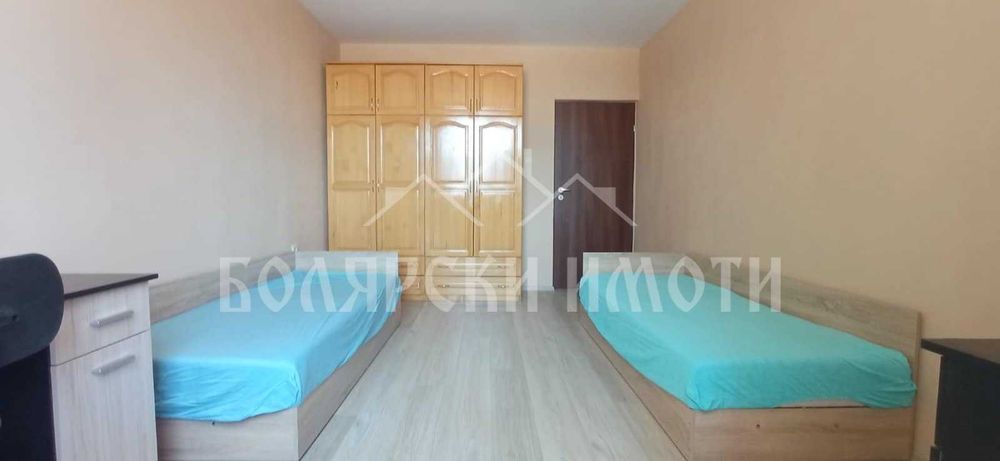 Тристаен Южен апартамент в Слънчев Дом