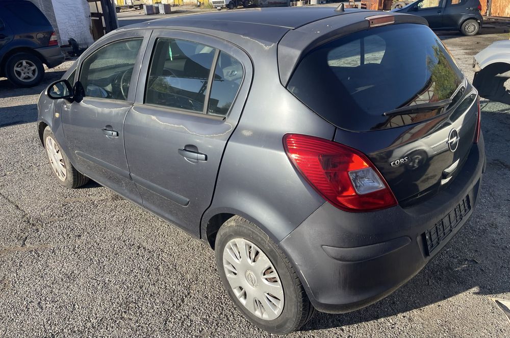 Opel corsa d 1.2 i на части