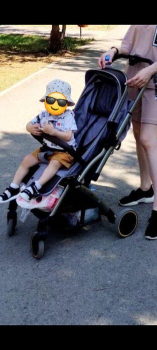 Продам прогулочную коляску