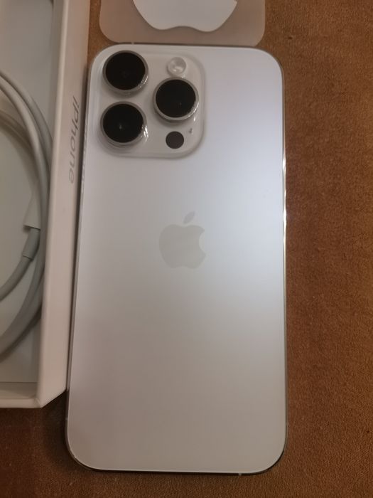 Продавам iPhone 14 pro 256gb