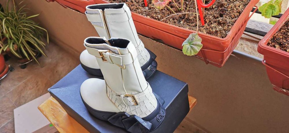 Оригинални маркови дамски кожени боти HIDE & JACK - 37 номер