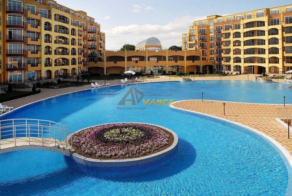 Просторен тристаен апартамент с морска гледка в к-с Midia Grand Resort, Ахелой