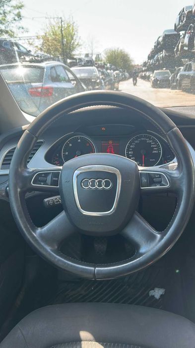 Dezmembrez Audi A4 B8 2.0 cod motor cag