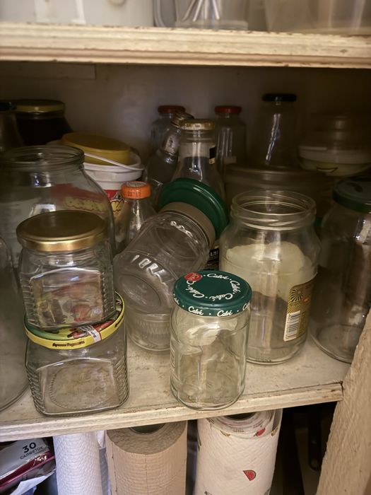 Пустые банки стекло