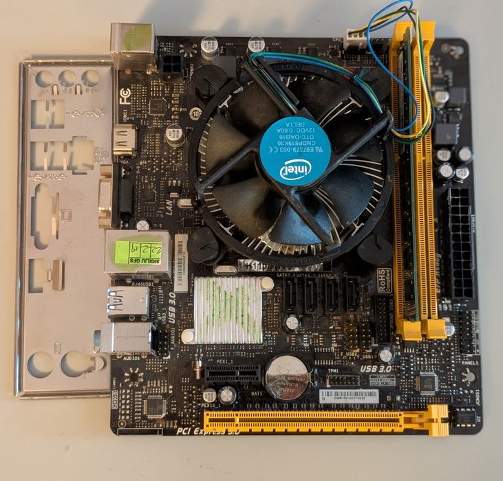 Kit placa de baza, procesor G3900, 4 GB RAM, cooler.