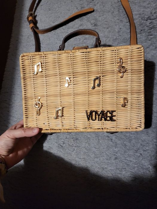 Нови чанти, различни цени