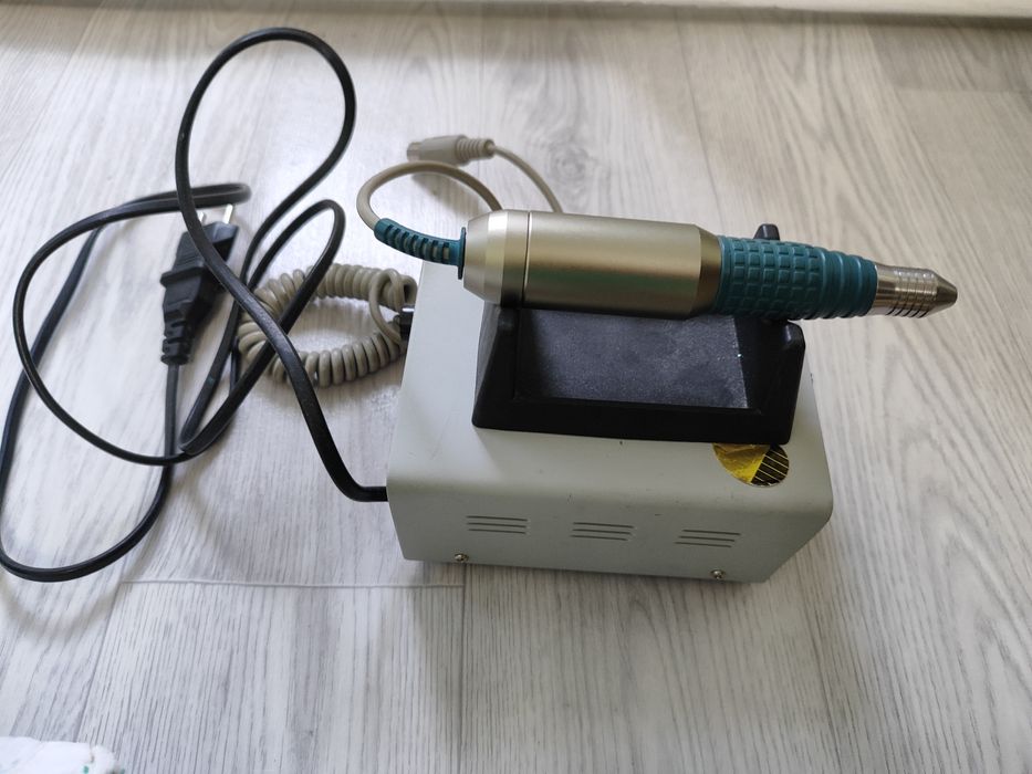 Продается машинка для маникюра ногтей