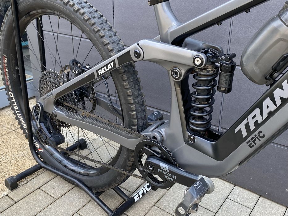 Висок клас Enduro E-bike Transition Relay