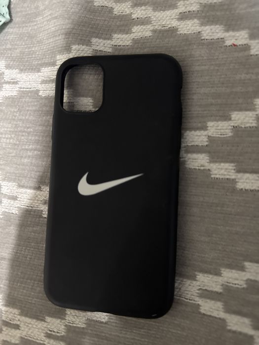 чехлы на айфон 11