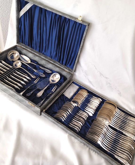 Tacamuri din argint masiv 800 pentru 12 persoane