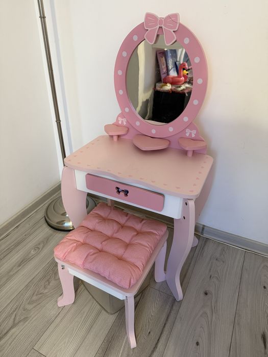 Masuta machiaj roz fetite