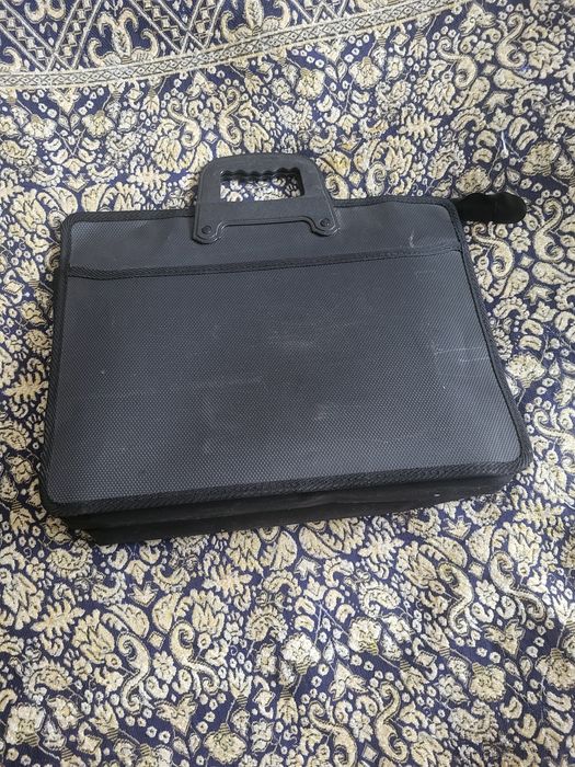 Продам портфель для документов 500