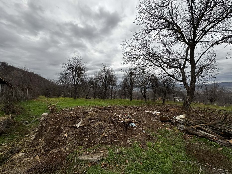 Casa batraneasca 2 camere + teren