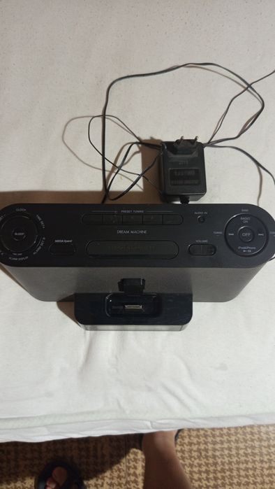 Радио часовник SONY