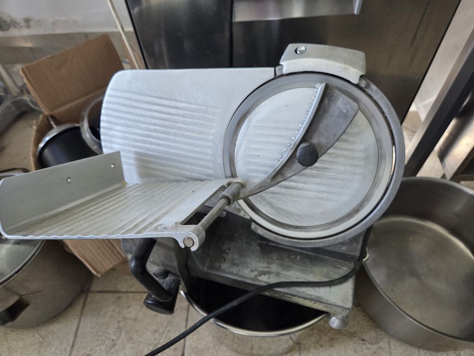 Masina curatat cartofi, Grill electric la 220v sau 380v, plita de banc gaz