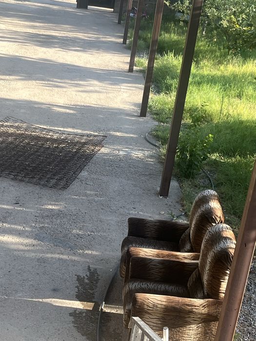 Диван старый продается