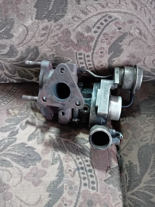 Продаётся турбина б/у : мотор 4м40.