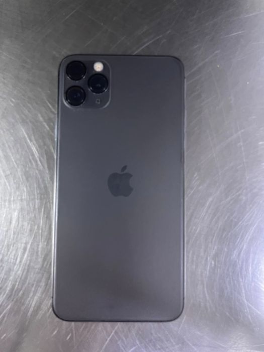 Продам Айфон 11 про макс