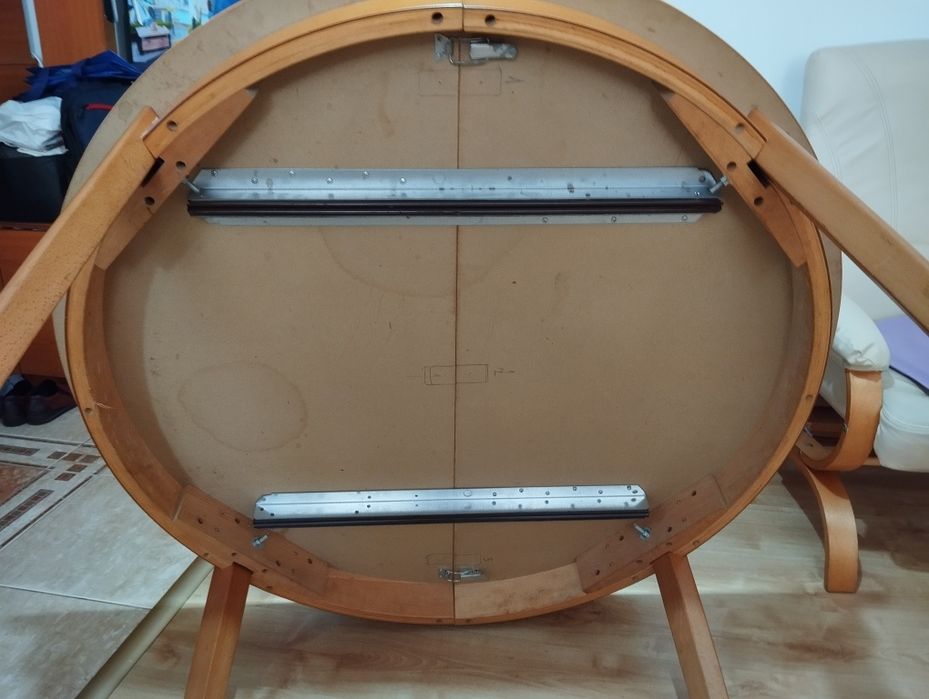 Vând masă de living-bucatarie