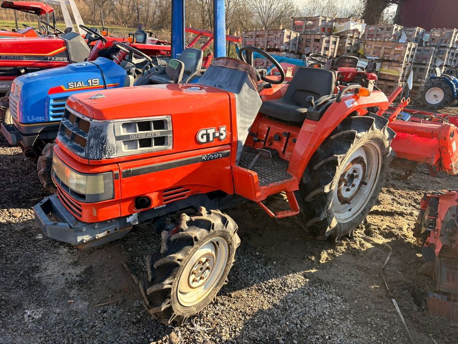 Kubota GT-5 – Tractor japonez compact, fiabil și economic