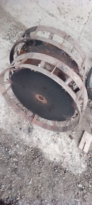 Tractor cu utilaje + motocultor cu utilaje