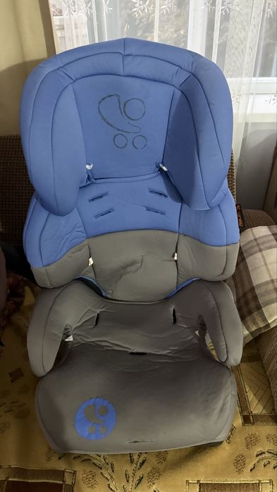 Продам автокресла, некоторых детали не хватает для крепления!