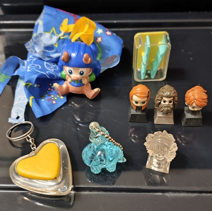 Игрушки Киндер сюрприз продам