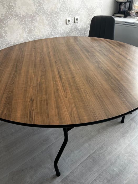 Продам круглый стол