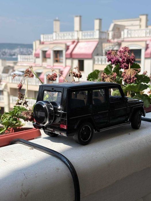 Колекционерски модел Mercedes-Benz G500 iscale 1/18