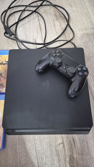 Playstation4 cu 6 jocuri incluse si o maneta