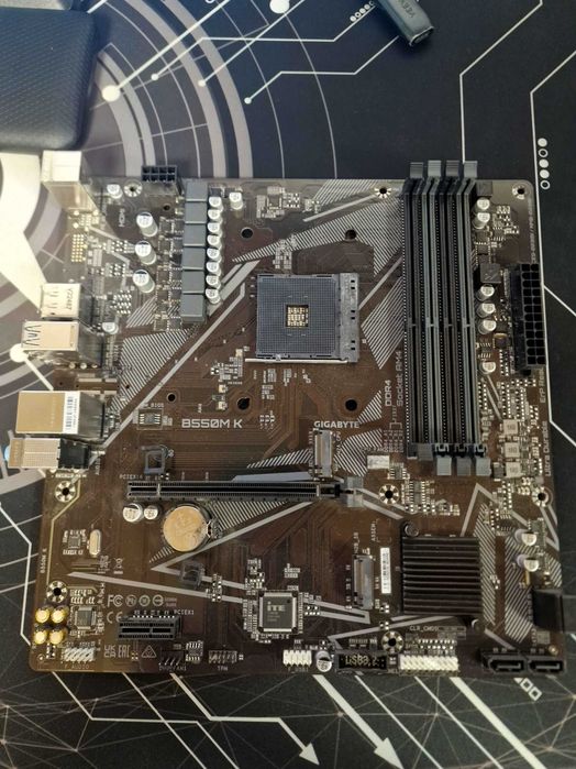 B550M-A 5700x Kingston ddr4 32GB(16GB×2) Kit Ryzen 7 5700X + GIGABYTE B550M AORUS ELITE + Kingston FURY