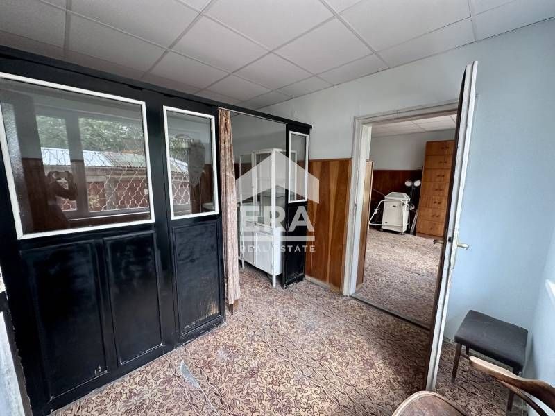 Дава се под наем Офис в Велико Търново, Център - 45 кв.м за 255 € - Снимка #2