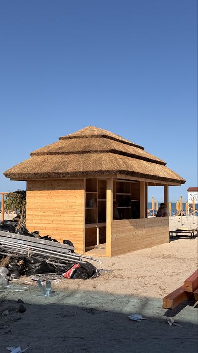 ACOPERIS DIN STUF, Constructii terase, case modulare de vacanta, pergole, Constructii zone turistice, umbrele de stuf piscina,