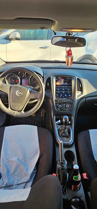 De vânzare opel astra j