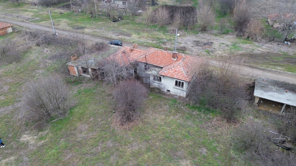 Къща с двор 8дка с. Загорци общ. Нова Загора