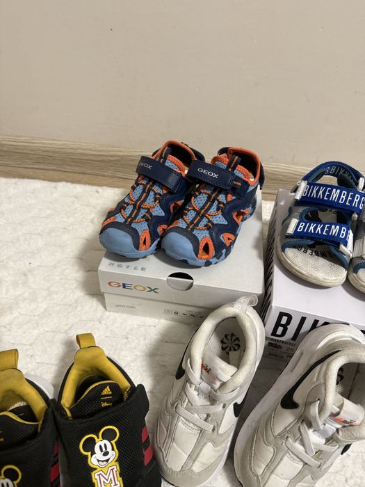 Детски обувки маратонки сандали джапанки пантофки