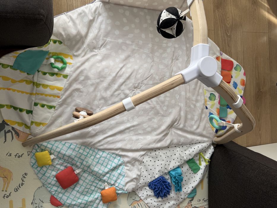 Saltea Lovevery bebelusi